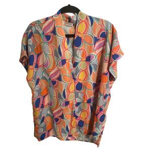 Women’s boutique blouse medium